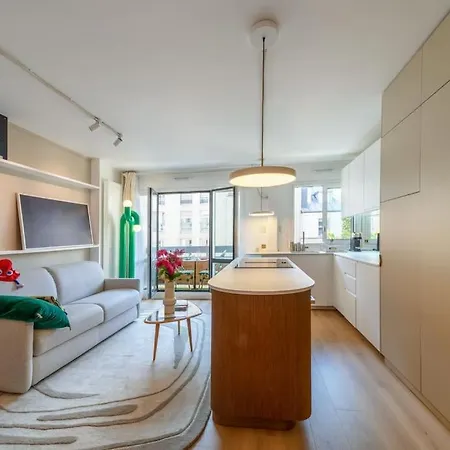 Studio Design & Confort Moderne Avec Balcon